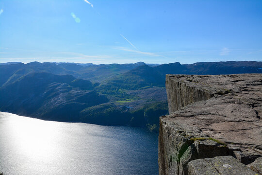 C&eacute;l&egrave;bre rocher de Preikestolen en Norv&egrave;ge