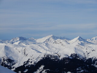 rechts der Ritterkopf 3006m, in der Mitte der Hocharn 3254m und links Hoher Sonnblick 3106m