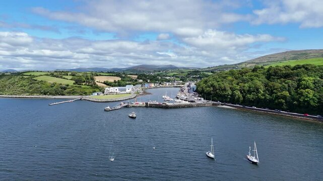 baie et ch&acirc;teau de Bantry en Irlande