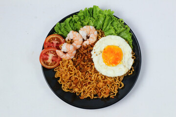 Delicious Indomie with Shrimp and Fried Egg