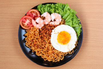 Delicious Instant Noodles with Shrimp, Fried Egg, and Tomatoes