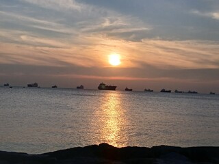 Naklejka premium sunset over the sea