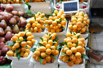 There are many kinds of fruit in Thailand. The one that Thai people like to eat is called sweet mango.