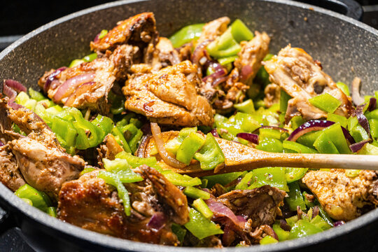 Chicken dish with paprika vegetables