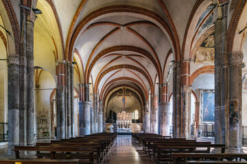 Milano, interno basilica Sant Eustorgio