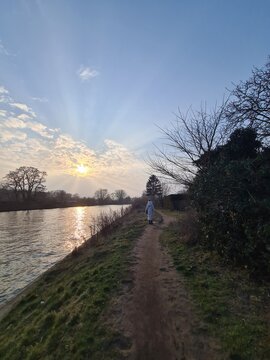der sch&ouml;ne Britzer Zwerkanal beim Sonnenuntergang, in Berlin Treptow
