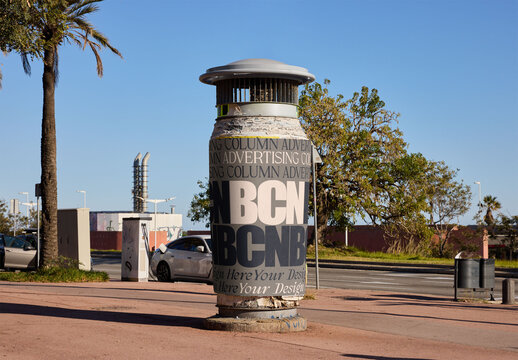 Circular Commercial Kiosk Stands Prominently in Barcelona