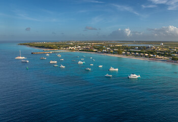 Obraz premium Exposure done at Sunrise while arriving at Grand Turk by Cruise Ship, with views of the Governor's Beach with its amazing water colours, Turks and Caicos