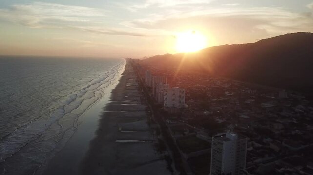 Praia grande - bairro FLORIDA - fim de tarde mov em frente - lateral 