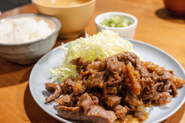 和食の朝食セット、白ご飯と味噌汁と健康的なおかず