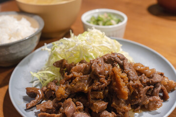 和食の朝食セット、白ご飯と味噌汁と健康的なおかず