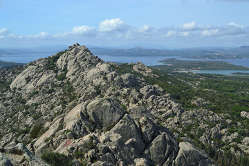 Il sentiero per Poggio Santo Stefano, veduta di Monte Tejalone