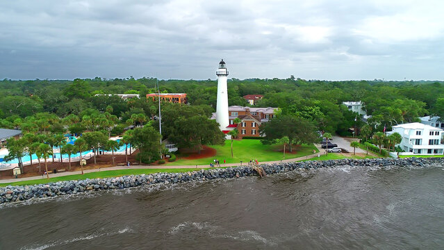 The St. Simons Island Light is a lighthouse on the southern tip of St. Simons Island, Georgia, United States. Created 08.28 .24