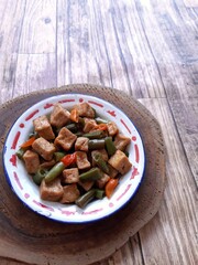 grilled chicken breast with vegetables