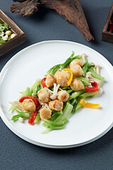 Stir-fried scallops with Chinese kale, bell pepper and lily bulb