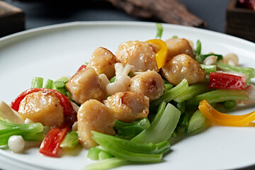 Stir-fried scallops with Chinese kale, bell pepper and lily bulb