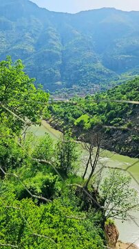 Selin village, nestled by the Sirwan River, is a peaceful springtime escape&mdash;perfect for relaxation, nature walks, and enjoying the beauty of rural Kurdistan.
📍Selin (Slene), Hawraman Takht Kurdistan 