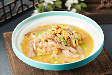 Braised Pig's Pig's Tail with Pickled Cabbage and Young Bamboo Shoots