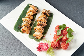 Sea prawns cooked in perilla sauce, deep-fried lychee shrimp balls