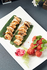 Sea prawns cooked in perilla sauce, deep-fried lychee shrimp balls