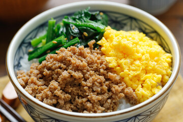 三色丼