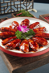 Delicious braised chicken wings