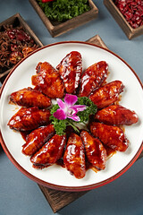 Delicious braised chicken wings