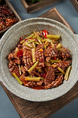 Hunan cuisine stir-fried kidney with chopped pepper and celery