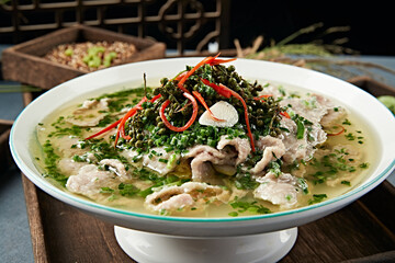 Boiled beef slices with scallion and green pepper