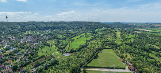Die Stadt Burgbernheim, staatlich anerkannter Erholungsort in Mittelfranken von oben