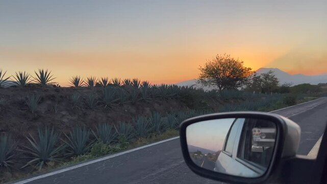 Monta&ntilde;as que se hacen en treking o atardeceres en carro que se ve el sol. Mochilero y vida de filmmaker o nomada digital religioso, contemplativo y amoroso,