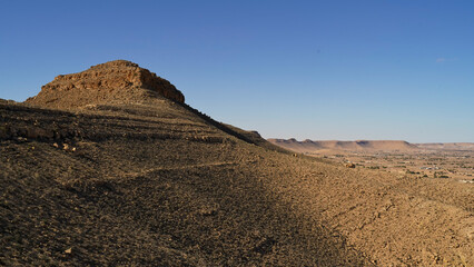 Ksar Ouled Mehdi, tipico villaggio fortificato Berbero composto da granai e abitazioni costruiti...