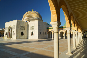 La Moschea e il Mausoleo di Bourguiba, leader della lotta per l'indipendenza e fondatore della...