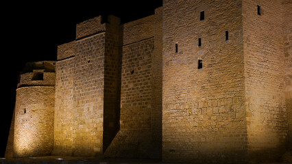 Il Ribat Harthema di Monastir è circondato da possenti mura difensive e sovrastato da una torre di...