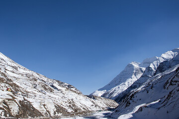 Fototapeta premium snow covered mountains
