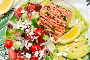 Mediterranean Salad with Salmon, Feta, Avocado and Vegetables .style hugge
