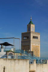 Obraz premium La medina di Tunisi, Patrimonio dell'umanità,UNESCO, intrico di vicoli animati da negozi di spezie e artigianato, nasconde alcuni edifici di grande pregio storico ed architettonico,Tunisi city,, Tunis
