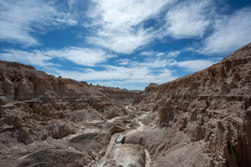 Fototapeta premium Blue skies over Cathedral Gorge in Nevada
