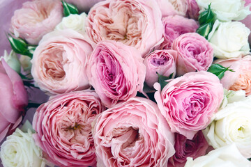 Elegant Pink and White Bouquet of Roses for Romantic Occasions and Floral Decor