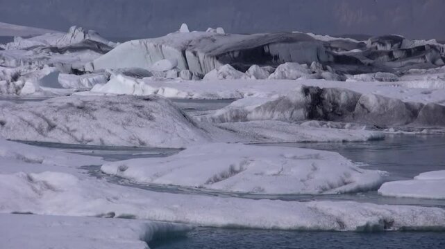 Gletscherlagune, Eissee mit Eisbergen, J&ouml;kuls&aacute;rl&oacute;n in Island