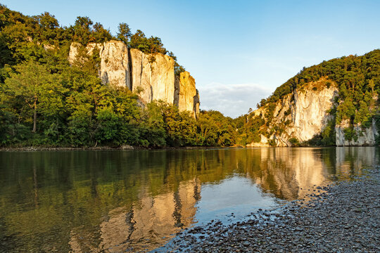 Blick auf das bayerische Naturmonument Weltenburger Enge, Donaudurchbruch bei Weltenburg, Deutschland