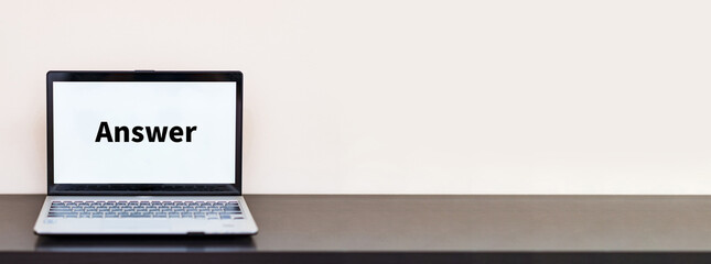 Answer 回答 の 文字 が PC 画面 に 表示 【 ウェブページ 素材 】