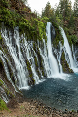 Obraz premium Burney Falls Vertical