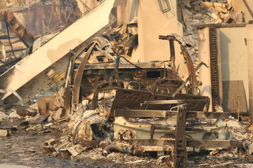 Fototapeta premium Palisades Wildfire Raging Through California’s Coastal Landscape – Thick Smoke and Scorched Terrain in Los Angeles Wildfire Disaster