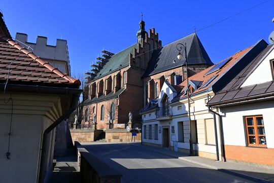 Kolegiata Bożego Ciała &ndash; kości&oacute;ł parafialny obrządku rzymskokatolickiego, zabytek gotycki architektury sakralnej, Biecz, Małopolska, Polska, Europa