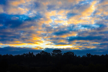 Pôr do sol quente e frio 