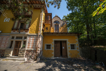 The Abandoned Historic Villa of an Artist in Northern Italy
