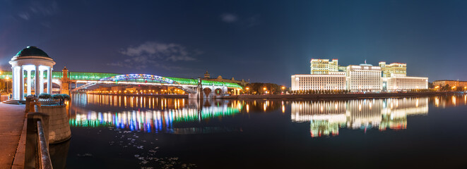 Night view of the Ministry of Defence of Russian Federation, and Moscow river embakment