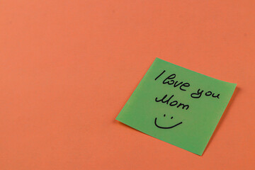 Heartfelt thank you note for mom on a colorful sticky note