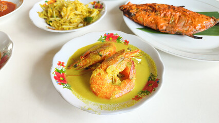 Gulai Kuning Udang (prawn recipes or prawn curry) is a traditional cuisine in Minangkabau